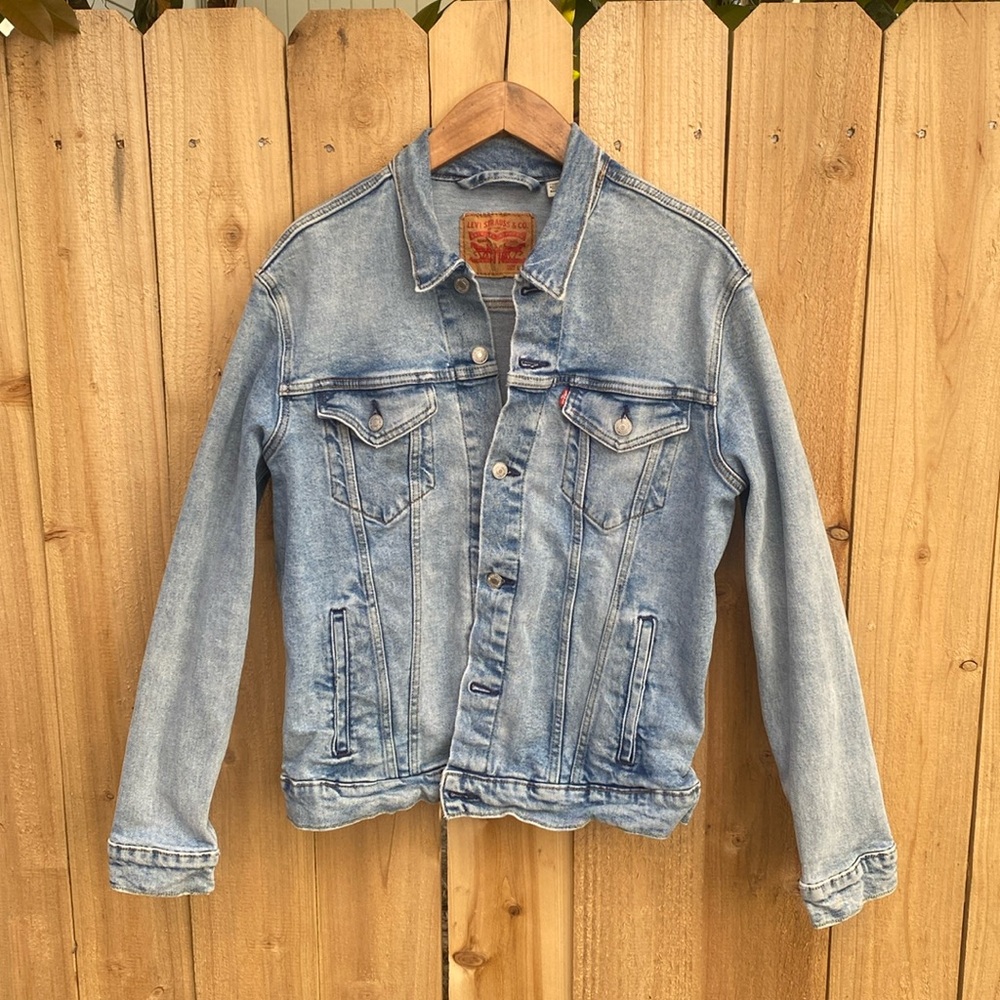 Levi's Jean Jacket Size Large Light Wash Denim Trucker Boyfriend Unisex Utility